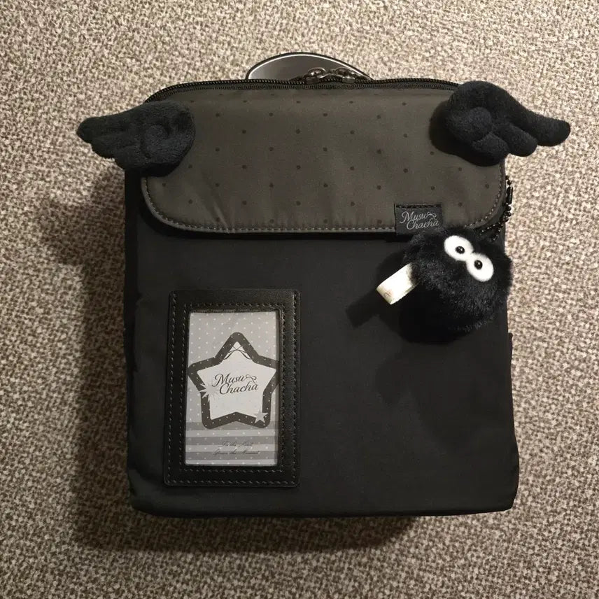 [BUNJANG] Moochacha Standing Pouch with Wings Pin & Keyring / 무스차차 다꾸,화장품 보관 스탠딩 파우치(날개핀+키링 포함)