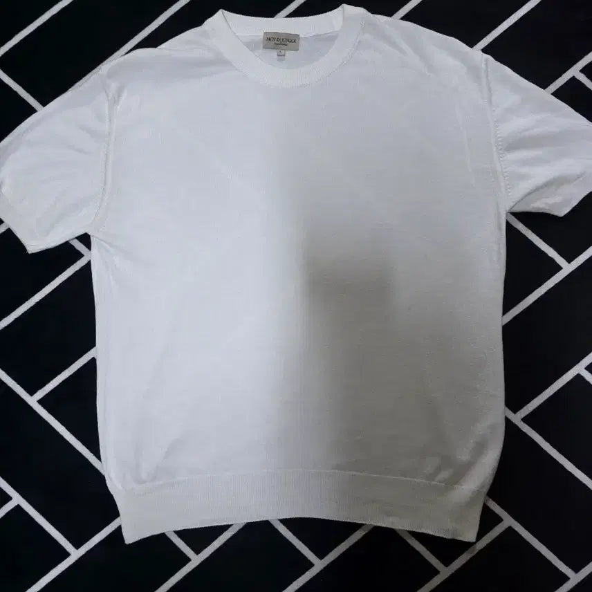 [BUNJANG] MAN IN JUNGLE Komasa Roundneck Knit L Off-white / 맨인정글 캄파니 코마사 라운드넥 니트 L 오프화이트