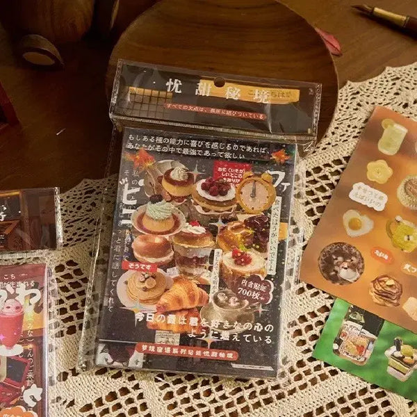 [BUNJANG] Japanese Vintage Retro A6 Sticker Book - Large Capacity 700 Pieces / 일본 빈티지 레트로 감성 A6 스티커북 대용량 조각 씰 700개 팩
