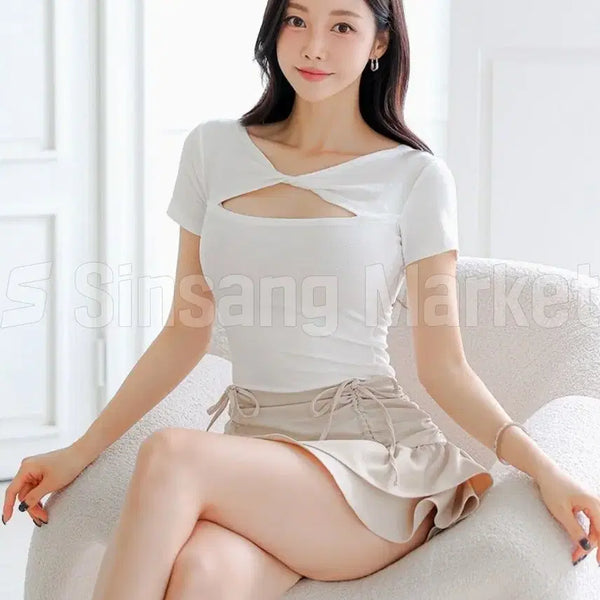 [BUNJANG] Mini V-Neck Twisted Cropped T-Shirt / [빠른발송] 브이꼬임티 검정 미니 브이넥 크롭 섹시 꼬임