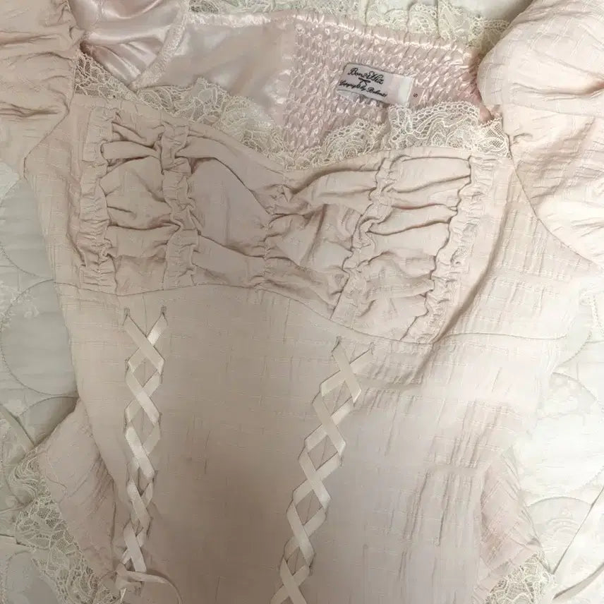 [BUNJANG] Bobon21 Lace-up Blouse / Bobon21