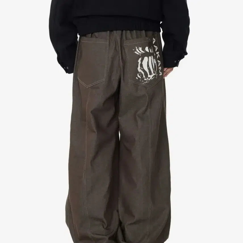 [BUNJANG] Arkam Knee Pintuck Printed Denim Pants (Brown) / 아캄 Knee Pin-tuck Printed Denim Pants (Brown)