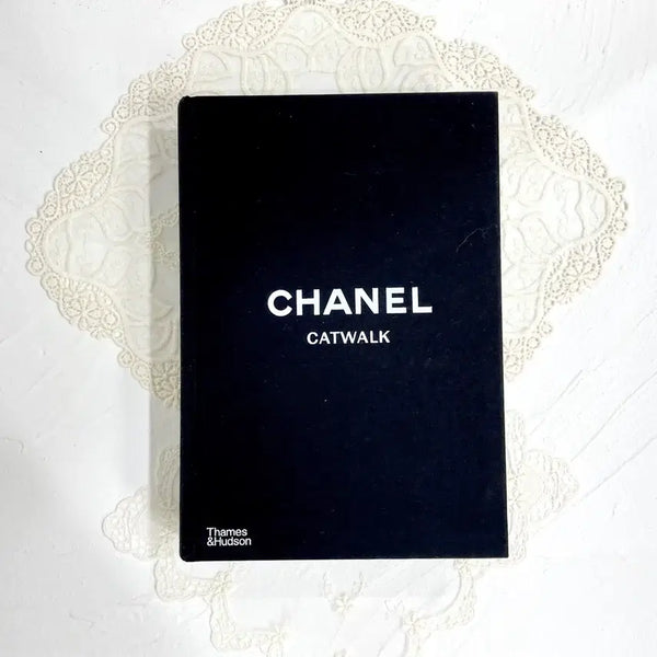 [BUNJANG] Chanel Catwalk The Complete Collections Book / [CHANEL] 명품 브랜드 샤넬 캣워크북 컬렉션 인테리어소품 오브제