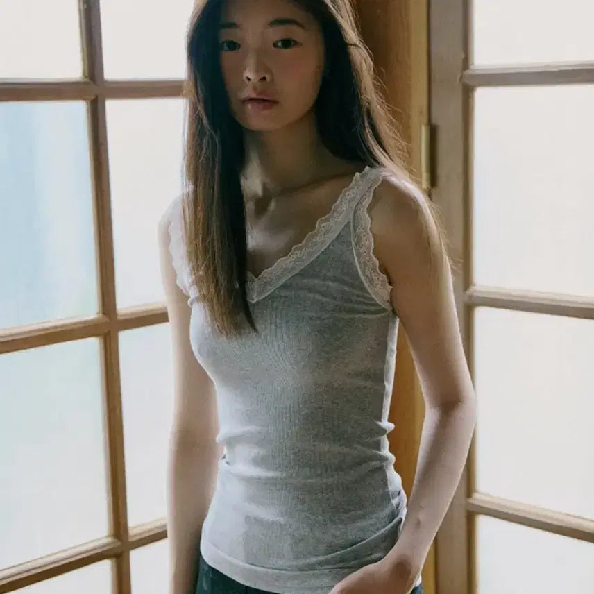[BUNJANG] Hokus Pokus Lodge Lip Sleeveless Grey / 호쿠스포쿠스 로지 립 슬리브리스 GREY
