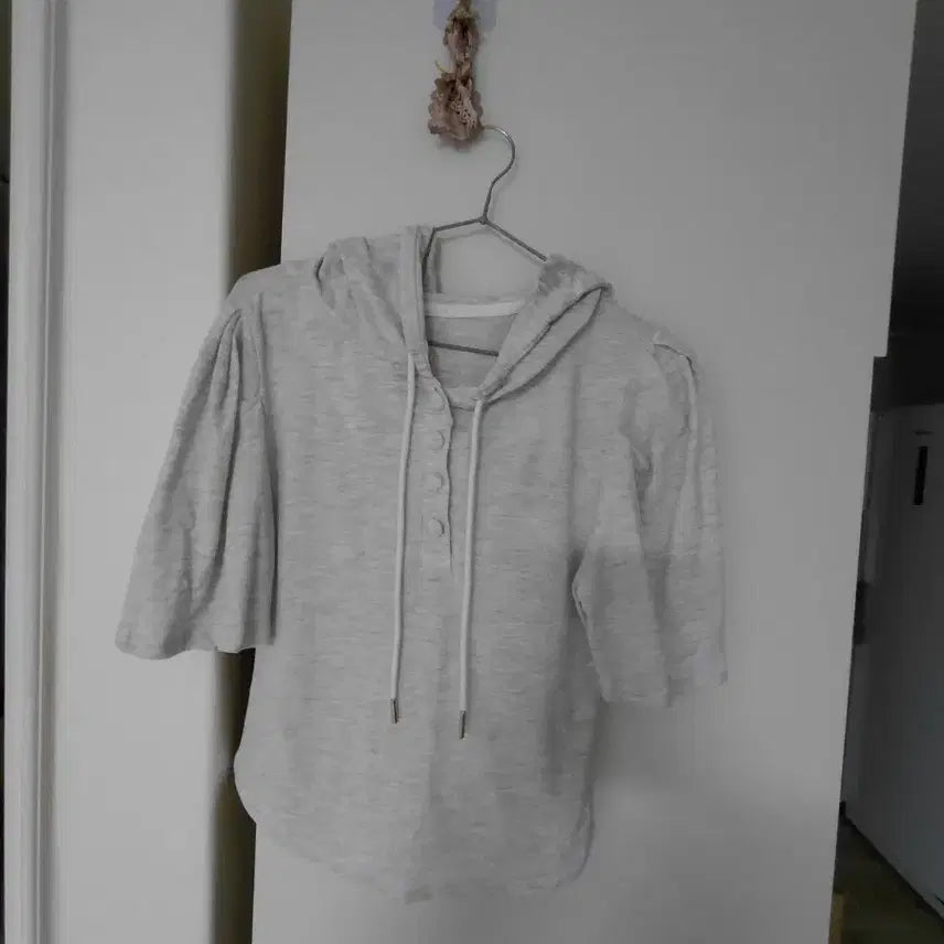 [BUNJANG] Jullog Hooded T-Shirt - Light Gray, Size 44, Puff Sleeve / 줄로그후드티셔츠44