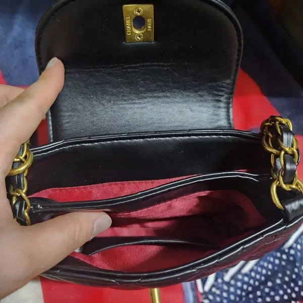 [BUNJANG] Quilted Tote Bag with Gold Chain Strap / 블랙도트백