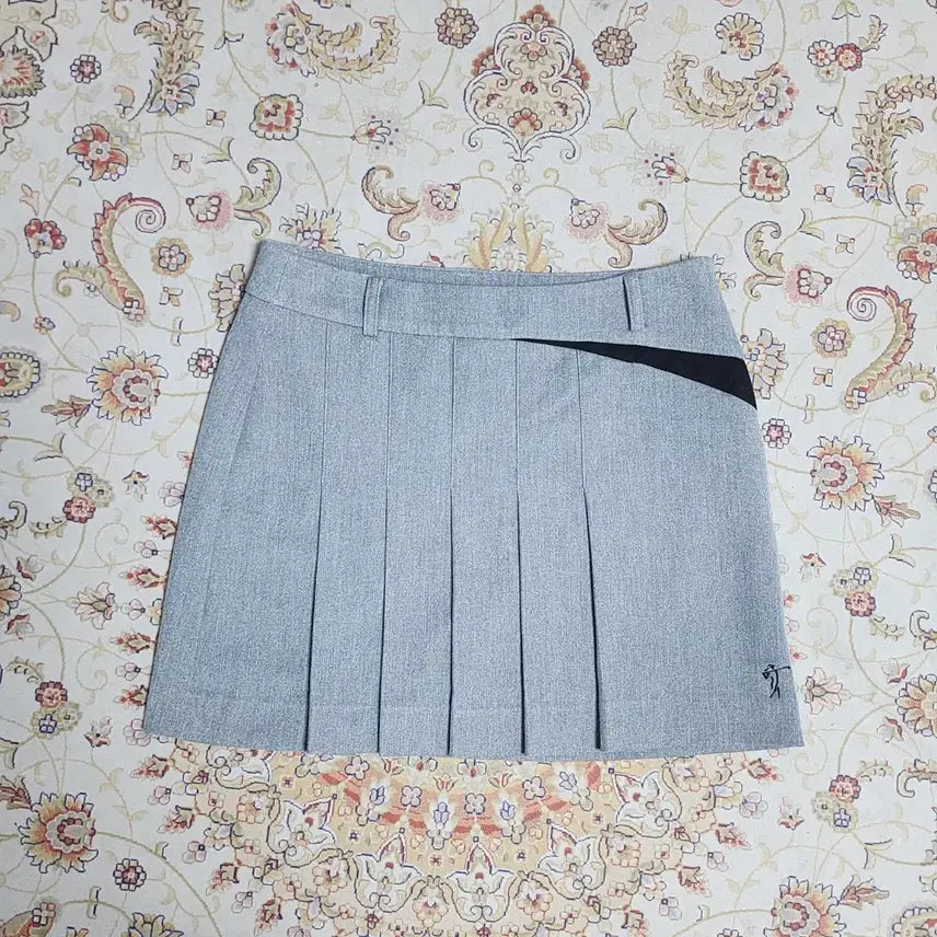 [BUNJANG] LPGA Golf Pleated Skirt Grey Size 25 with Inner Shorts / LPGA 골프 플리츠 스커트 그레이 25 (속바지 O)