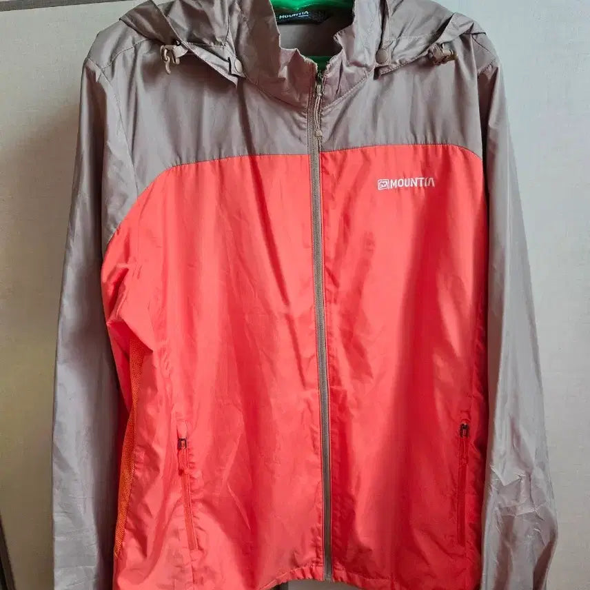 [BUNJANG] Mountia Windbreaker Jacket Pink/Beige / 마운티아 바람막이 자켓 핑크/베이지