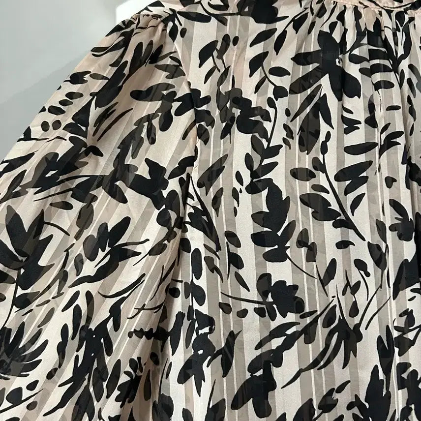 [BUNJANG] H&M Pattern Blouse M Size / H&M 패턴 블라우스 미착용