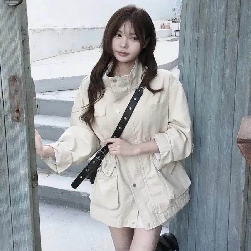 [BUNJANG] Classic Blanc High-Neck Half-Length Anorak Coat / 에이블리 허리 스트링 포켓 봄 가을 하이넥 하프 야상 코트 오버핏 자켓  클래식블랑