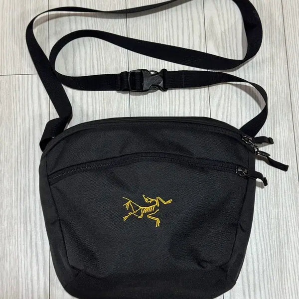 [BUNJANG] Arc'teryx Mantis 2 Waist Bag Black / 아크테릭스 맨티스2 웨이스트백 가방24k 블랙 상태a