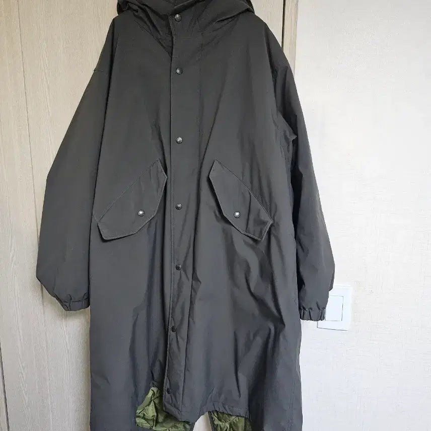 [BUNJANG] Uniqlo x Engineered Garments Puff Tech Hooded Coat Dark Green L / 유니클로 x 엔지니어드 가먼츠 퍼프테크 후드 코트 다크 그린 L
