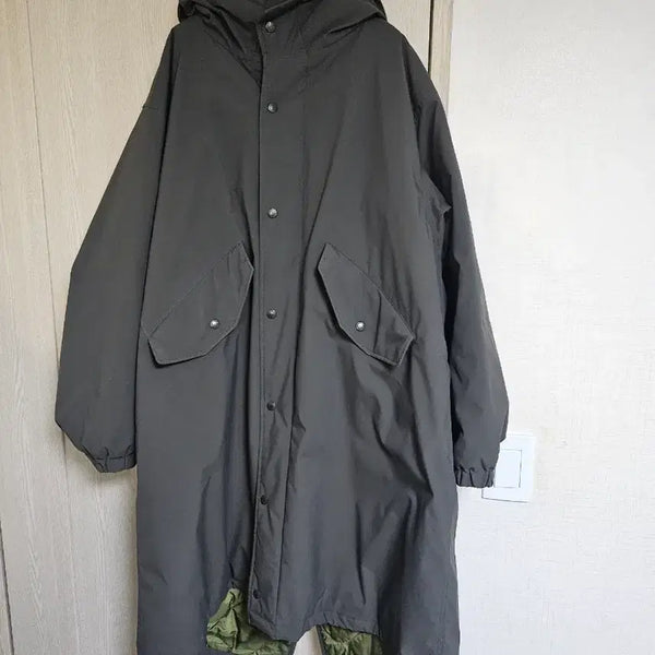 [BUNJANG] Uniqlo x Engineered Garments Puff Tech Hooded Coat Dark Green L / 유니클로 x 엔지니어드 가먼츠 퍼프테크 후드 코트 다크 그린 L