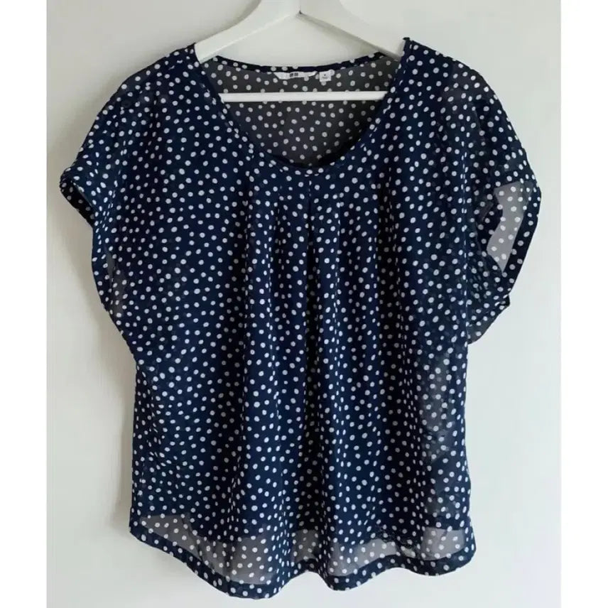 [BUNJANG] Uniqlo Polka Dot Blouse New / 유니클로 도트 무늬 블라우스 새상품