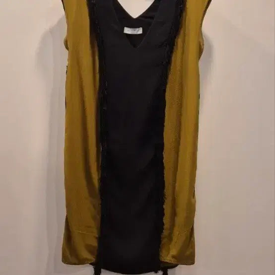 [BUNJANG] Sandro Mustard Sleeveless Mini Dress with Black Accents / 산드로 머스타드 색상 민소매 미니 원피스