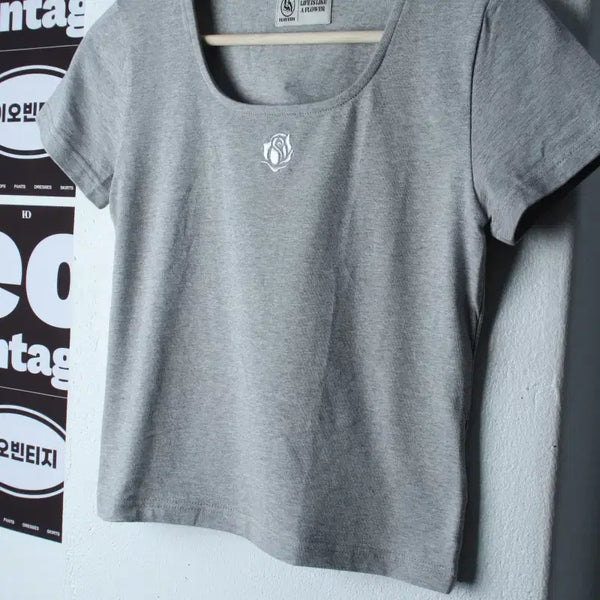 [BUNJANG] W(F) Havism Wide Neck Cropped T-Shirt - Gray Rose / W(F) 해비즘 반팔 티셔츠 와이드넥 크롭 그레이 로즈-H36445
