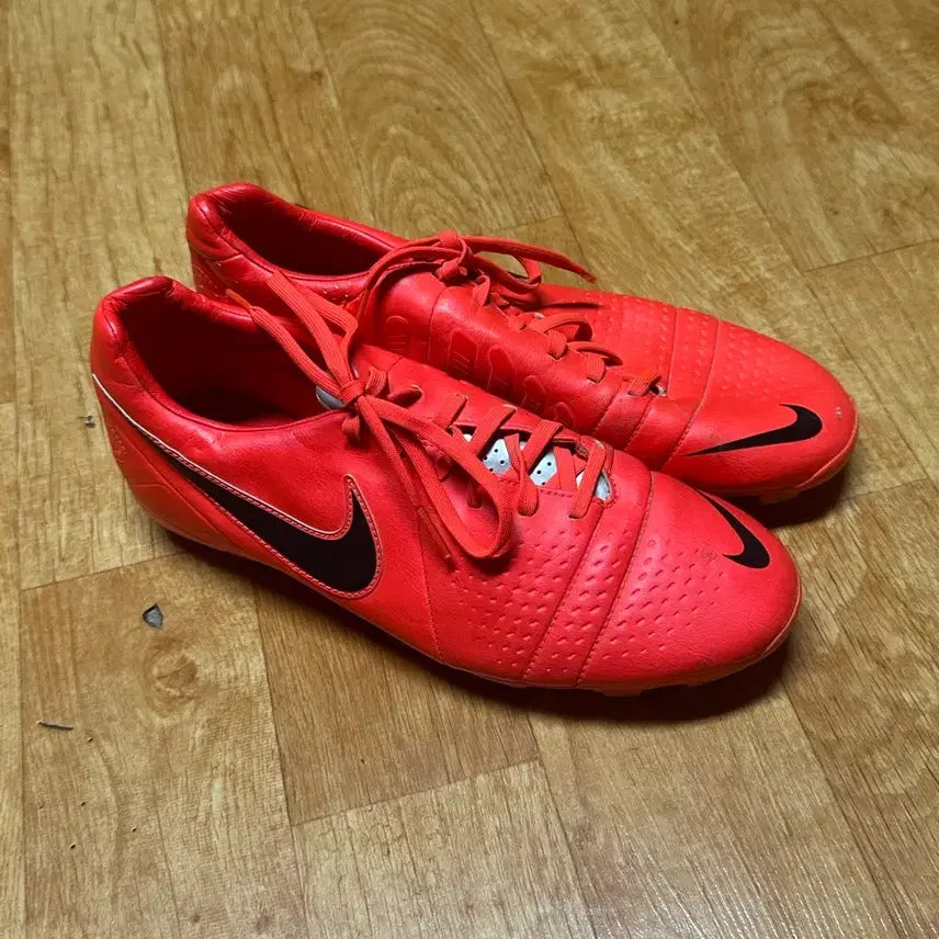 [BUNJANG] Nike Soccer Cleats (Size 260) / 나이키 축구화 급처 (260)