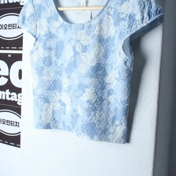 [BUNJANG] H&M Seersucker Cropped Short Sleeve T-Shirt Sky Blue / W(M) 에이치앤엠 반팔 티셔츠 새상품 연블루 시어서커 크롭-H36457
