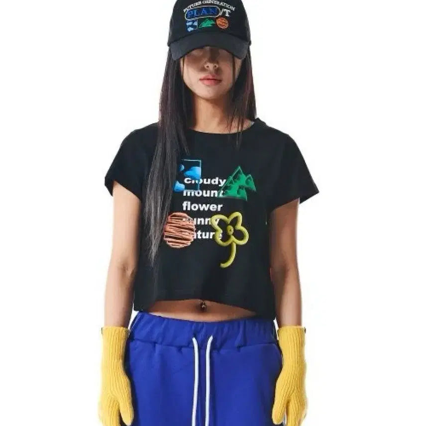 [BUNJANG] FEVERTIME Cropped Short-Sleeve T-Shirt Black Printing Lettering / [1회 착용] 피버타임 크롭 반팔 티셔츠 블랙 프린팅 레터링 검정
