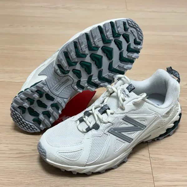 [BUNJANG] New Balance Sneakers 250mm / 뉴발란스 운동화 250mm