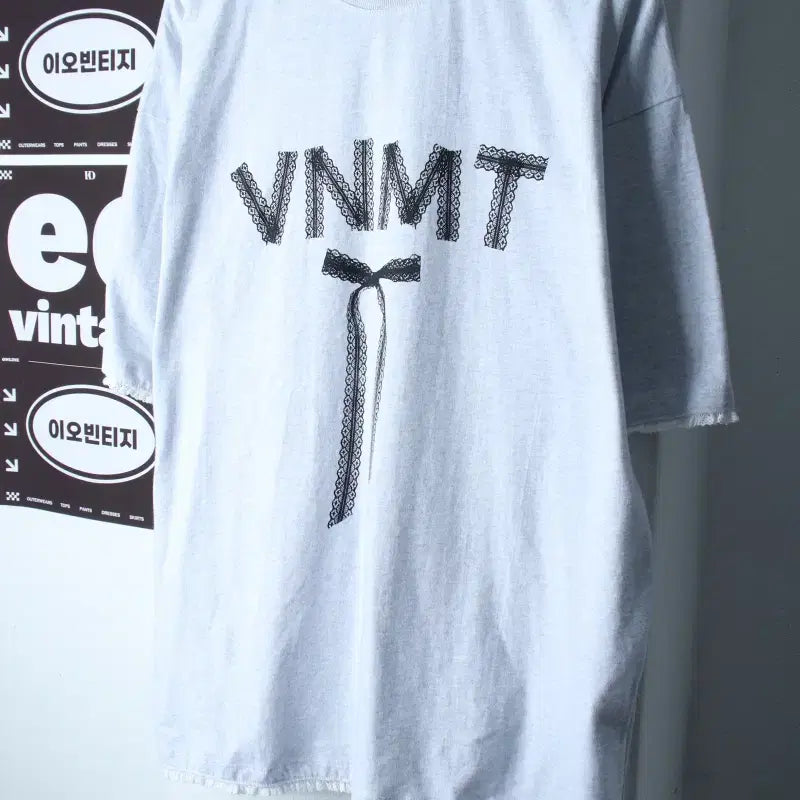 [BUNJANG] W(F)ishment Short Sleeve T-Shirt, Big Logo, Lace Layered, Gray / W(F) 바니쉬먼트 반팔 티셔츠 빅로고 레이스 레이어드 그레이-H36486