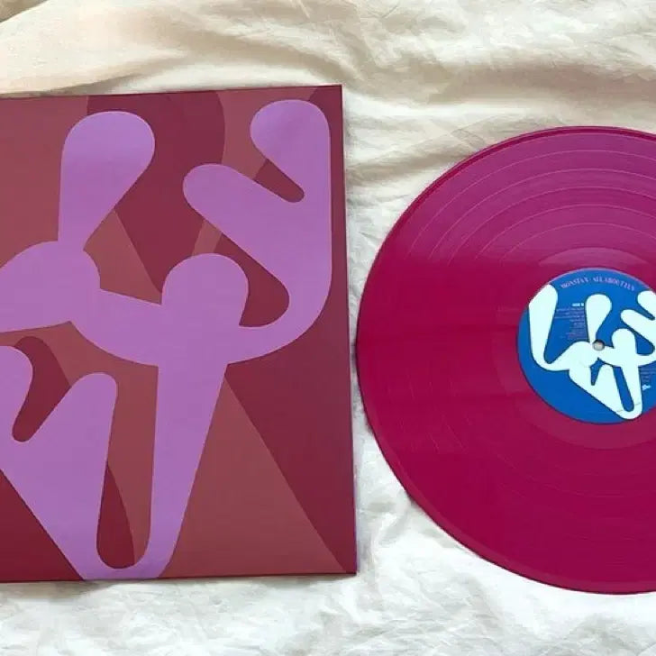 [BUNJANG] MONSTA X ALL ABOUT LUV Magenta Vinyl LP / 몬스타엑스 ALL ABOUT LUV 바이닐 LP 마젠타
