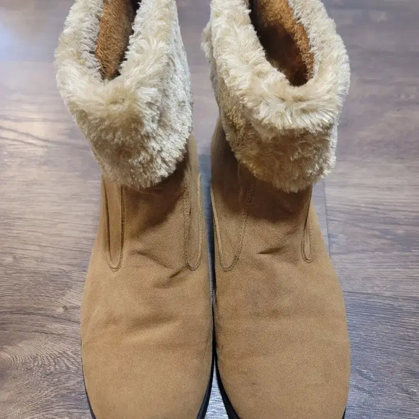 [BUNJANG] Beige Winter Fur Lined Boots (250) / 겨울 털 부츠 250