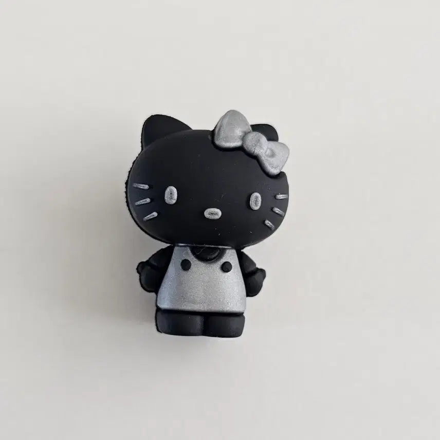 [BUNJANG] Yogurt Hello Kitty Magnet / 요즘 요거트 헬로키티마그넷
