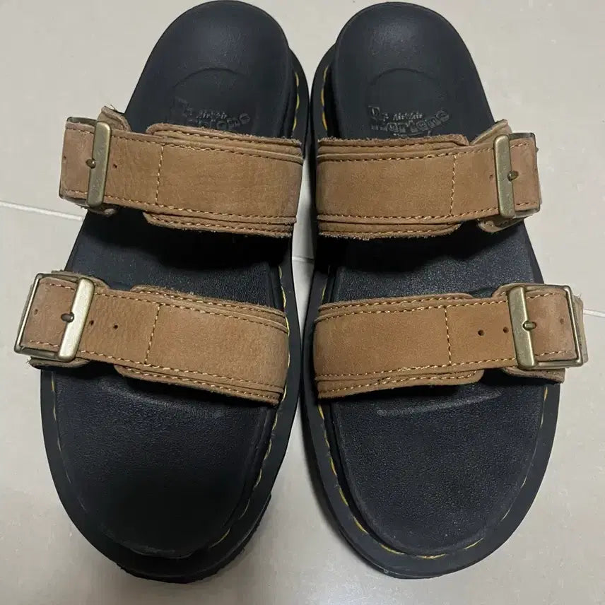 [BUNJANG] Dr. Martens Women's Myles Nubuk Double Strap Platform Sandals Savannah Tan 230 / 닥터마틴 우먼 마일즈 누벅 더블 스트랩 플랫폼 샌들 사바나 탠 230