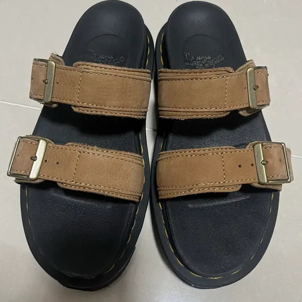 [BUNJANG] Dr. Martens Women's Myles Nubuk Double Strap Platform Sandals Savannah Tan 230 / 닥터마틴 우먼 마일즈 누벅 더블 스트랩 플랫폼 샌들 사바나 탠 230