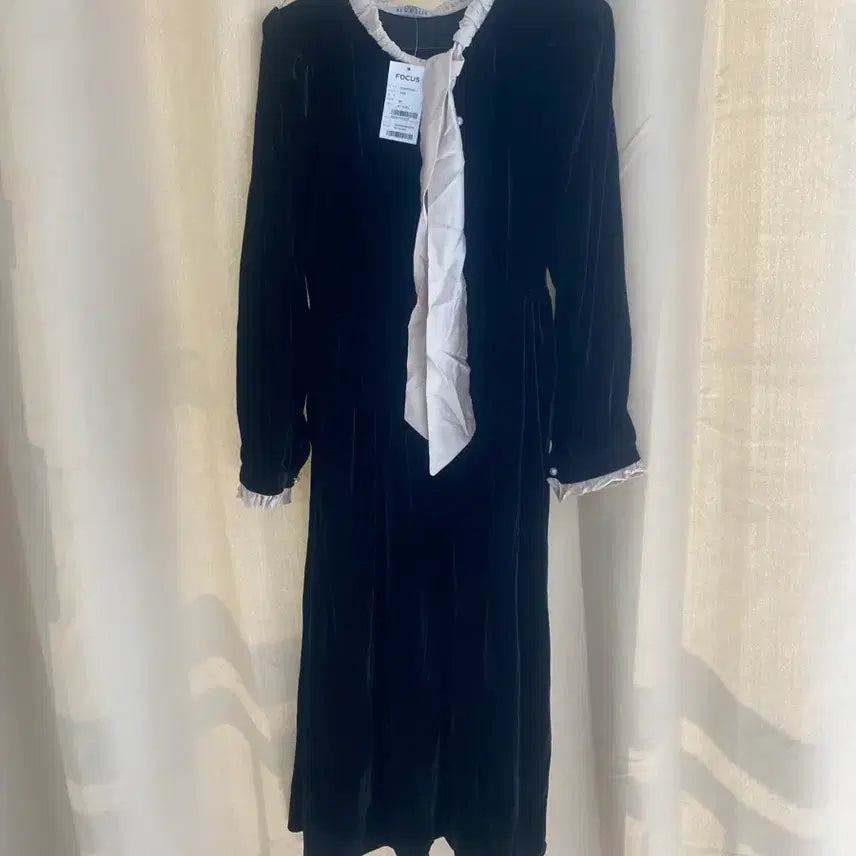 [BUNJANG] Focus Velvet Long Dress Black / 포커스 벨벳 롱 원피스 블랙