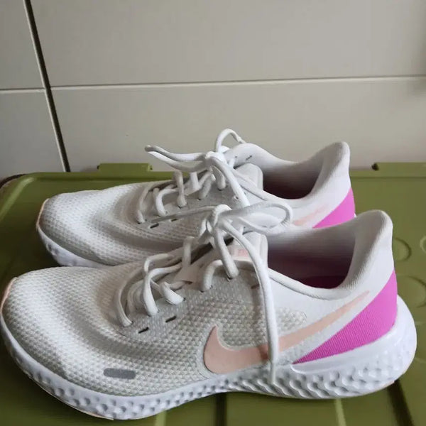[BUNJANG] Nike Revolution 5 Women's Running Shoes White/Pink / 나이키 레볼루션 5 여성 운동화 화이트 핑크240