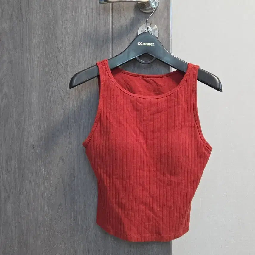 [BUNJANG] Uniqlo Ribbed Sleeveless Crop Top Red / 유니끌로 나시 크롭탑 레드