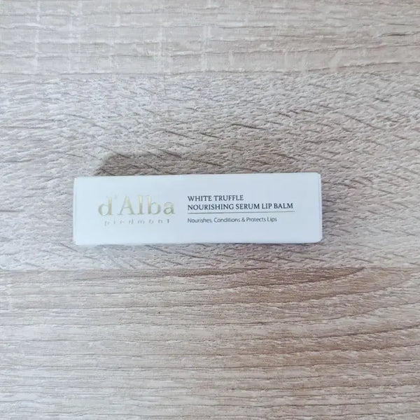 [BUNJANG] d'Alba Nourishing Serum Lip Balm (Sealed) / 달바 너리싱 세럼 립밤(미개봉)