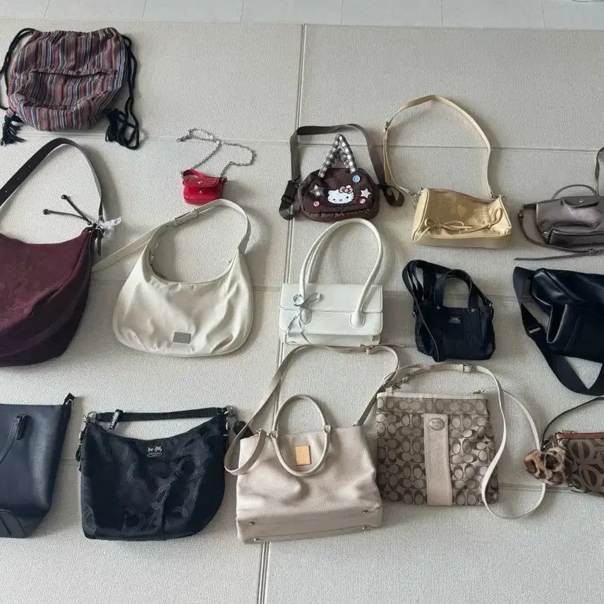 [BUNJANG] Assorted Women's Handbags - Samantha Thavasa, Coach, Couronne, Louis Quatorze, Marithe Francois Girbaud / [가방정리/판매/교신 교환]사만다 타바사, 코치, 루이까또즈, 쿠론, 마리떼프랑스와, 리, 다양한 가방들