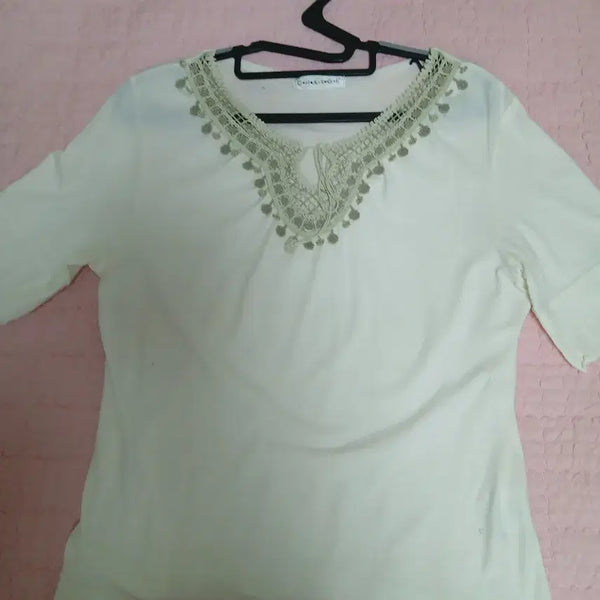 [BUNJANG] Crochet Trimmed Short Sleeve T-Shirt - Ivory / 크로셰 장식 반팔 티셔츠 아이보리