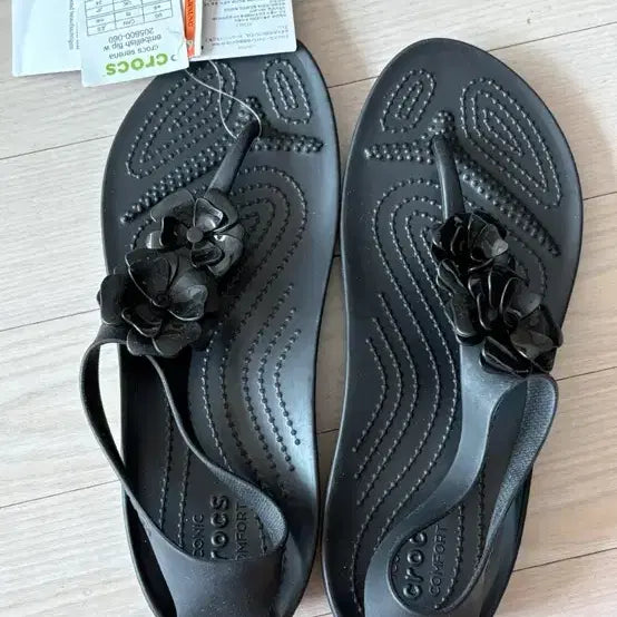 [BUNJANG] Crocs Serena Embellished Flip Women's Black Sandals / 크록스 세레나 임벨리쉬 플립 여성용 블랙 샌들 샌달 쪼리 250 새상품