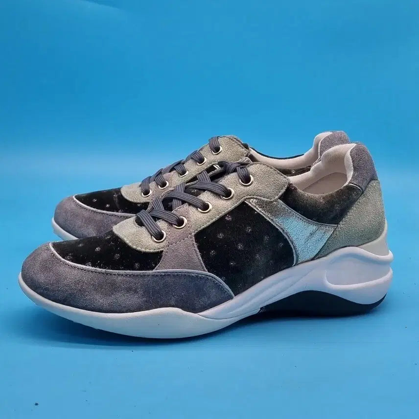 [BUNJANG] Velvet Leather Sneakers / aa 포나리나 소가죽 벨벳 스니커즈 250 굽6.5