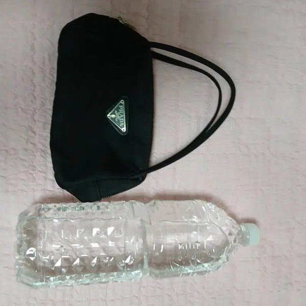 [BUNJANG] Triangle Logo Black Pouch / 삼각 로고 블랙 파우치
