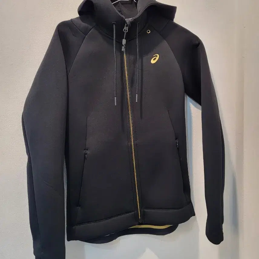 [BUNJANG] Asics Hooded Zip-Up Jacket Black Gold / 아식스 후드집업 블랙 골드  가62