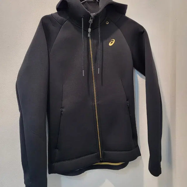 [BUNJANG] Asics Hooded Zip-Up Jacket Black Gold / 아식스 후드집업 블랙 골드  가62