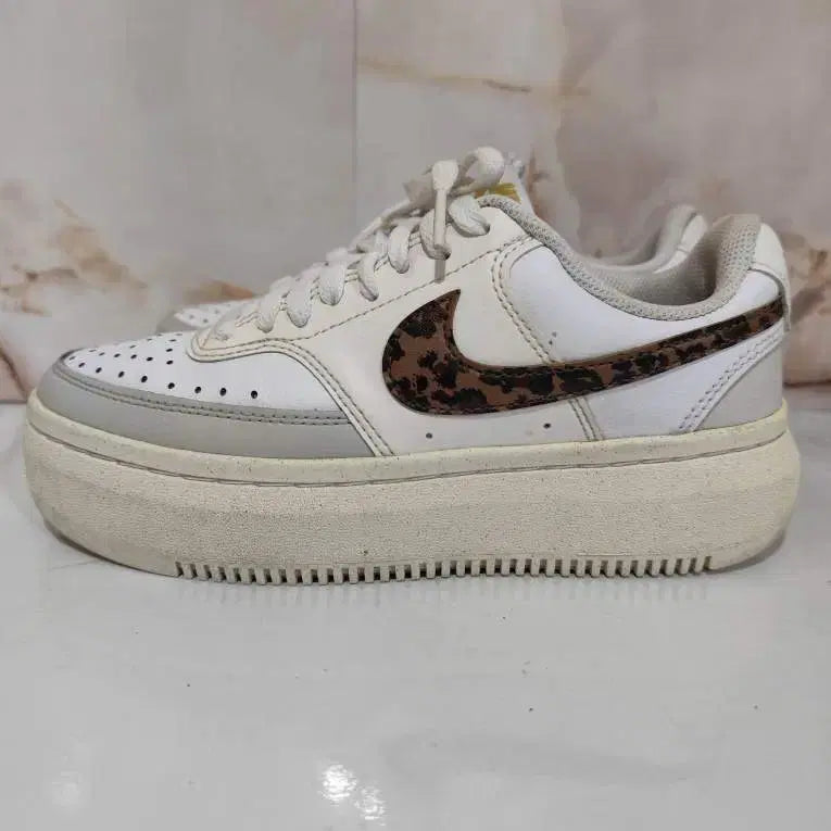 [BUNJANG] Nike Court Vision Alta Leopard Platform Sneakers 240mm / 240mm 나이키 코트 비전 알타 레오파드 플랫폼 스니커즈