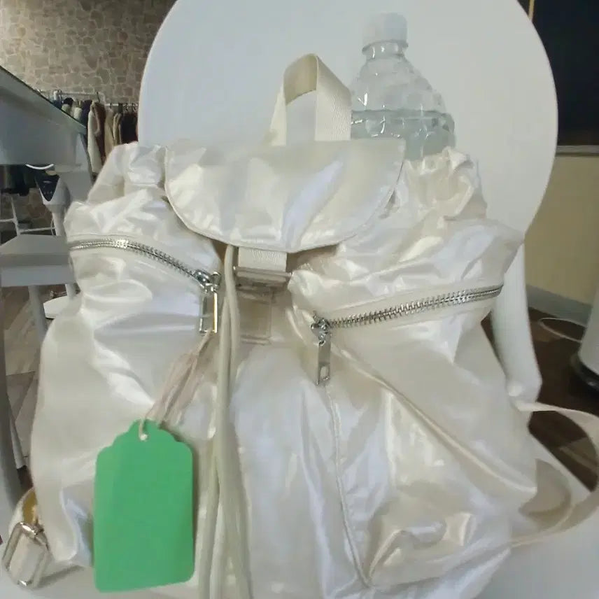 [BUNJANG] Pearl White Nylon Backpack / 진주색 나일론 백팩