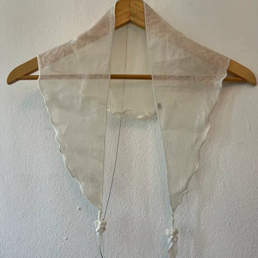 [BUNJANG] Ivory Linen Scarft / (새상품) 쇼핑몰 아이보리 린넨 쁘띠스카프 삼각스카프