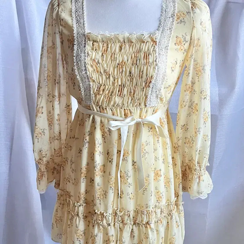 [BUNJANG] Rest Roses Yellow Floral Mini Dress / 레스트로즈 옐로우 플로럴 원피스