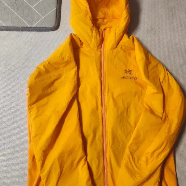 [BUNJANG] Arc'teryx Hooded Zip-Up Jacket Yellow XL / 아크테릭스 후드집업 옐로우 XL(105)