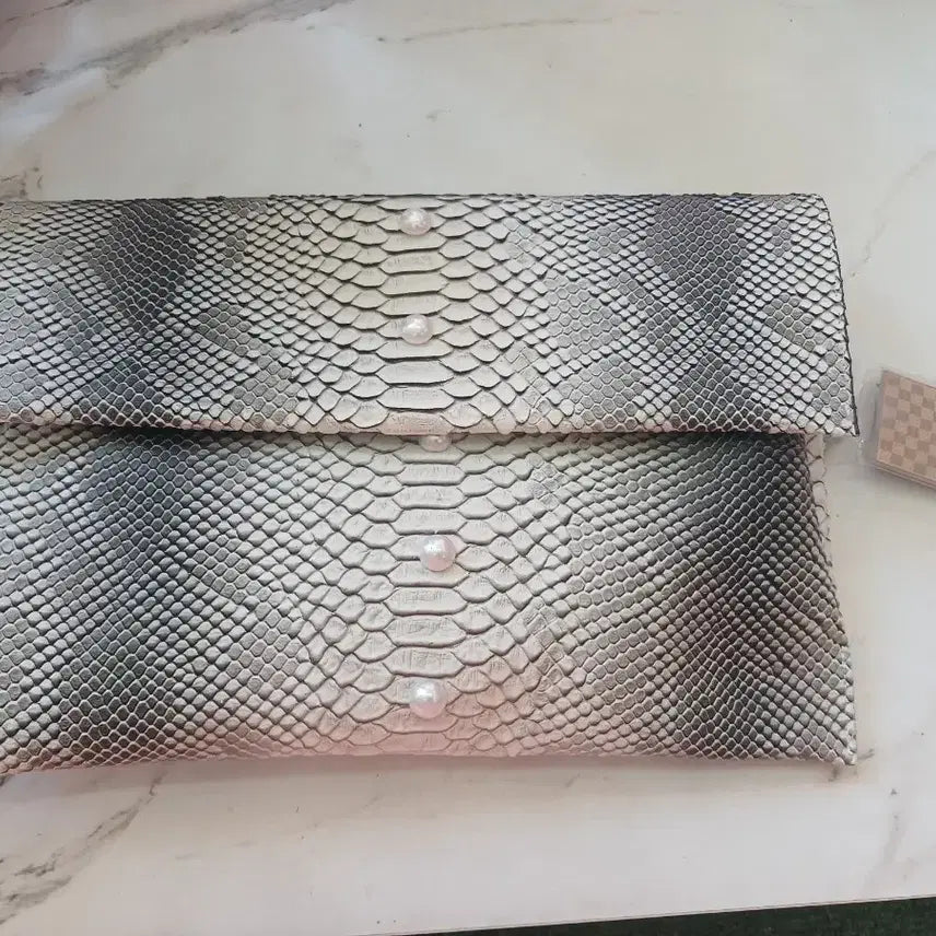 [BUNJANG] Pearl Embellished Snakeskin Embossed Clutch Bag / 클러치백