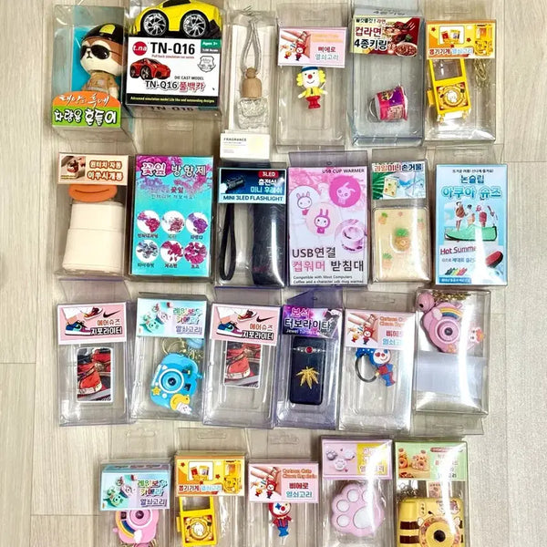 [BUNJANG] Assorted Prize Items Bundle Set: Air Freshener, Figure, Hand Mirror, Keychain / 방향제후레쉬피규어손거울키링/열쇠고리 등 잡동사니 뽑기제품 일괄