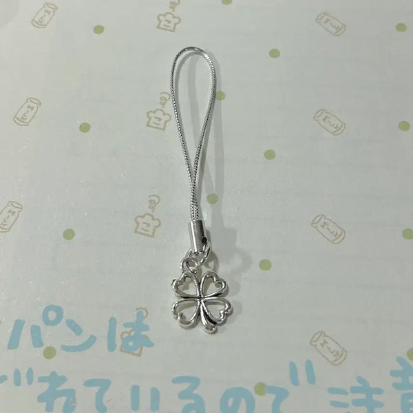 [BUNJANG] Four Leaf Clover Charm Keyring - Silver / 새상품 네잎클로버 키링, 실버 클로버 키링, 심플 키링
