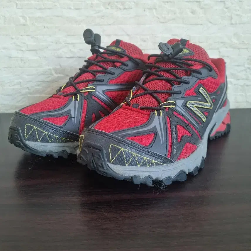 [BUNJANG] New Balance MT610 240mm / 뉴발란스 MT610 240mm